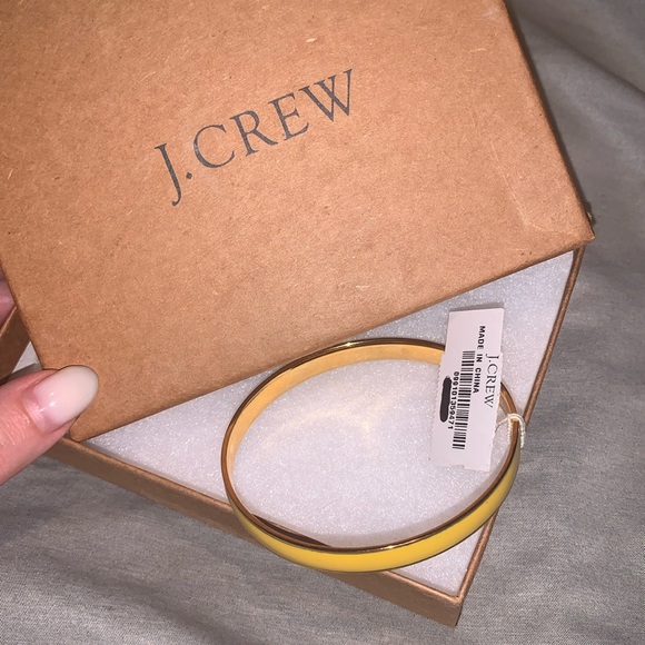 J CREW GOLD TONE YELLOW ENAMEL BANGLE BRACELET - Picture 3 of 5